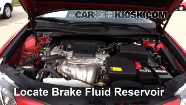 2013 Toyota Camry SE 2.5L 4 Cyl. Liquide de frein Ajouter du liquide